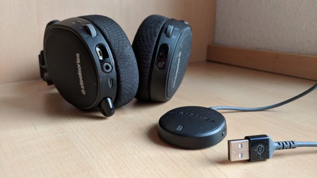 Arctis 7 with wireless transmitter