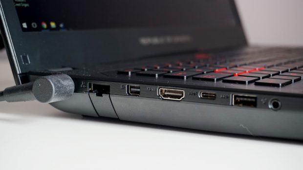 Asus GL702ZC ports