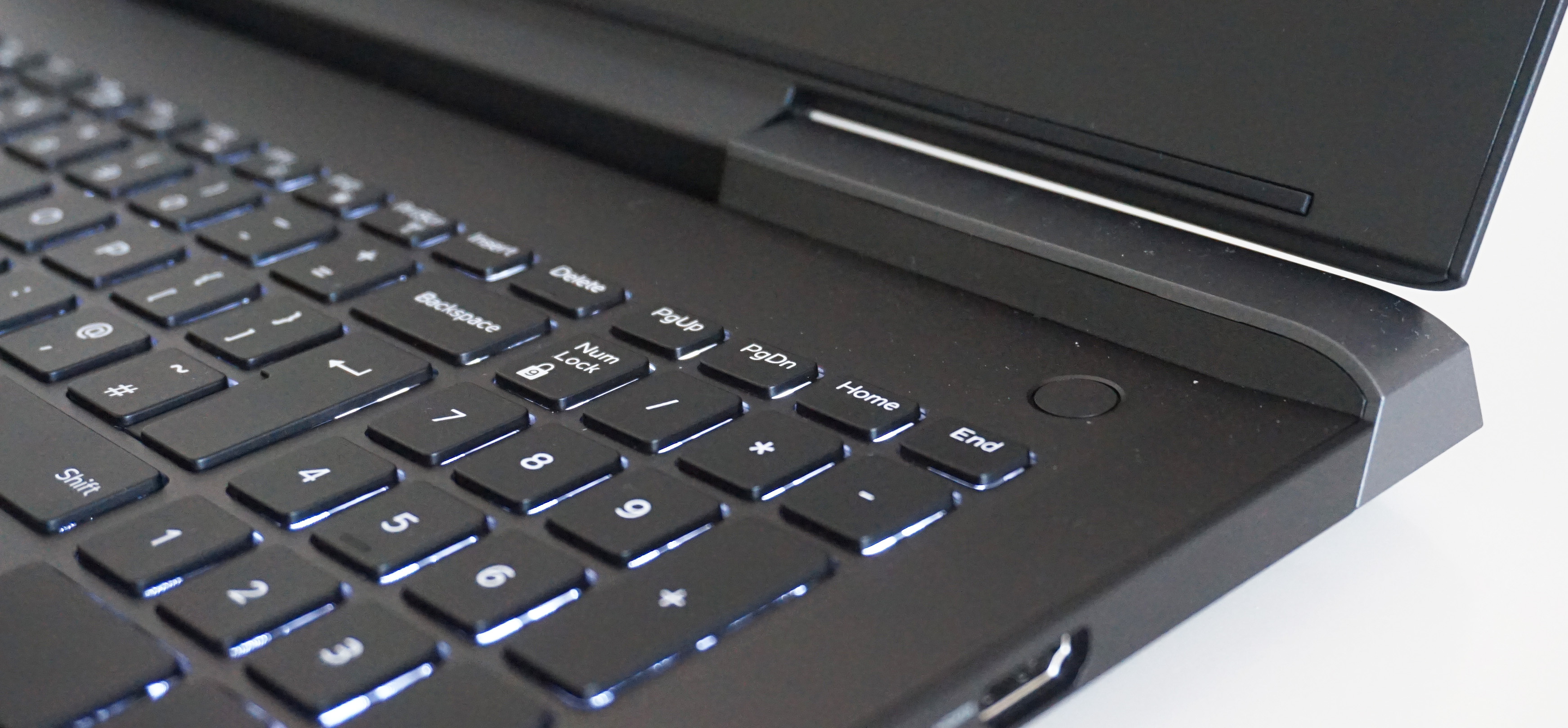 the g5 15 s power button also doubles up as a fingerprint scanner - dell xps 15 fortnite fps