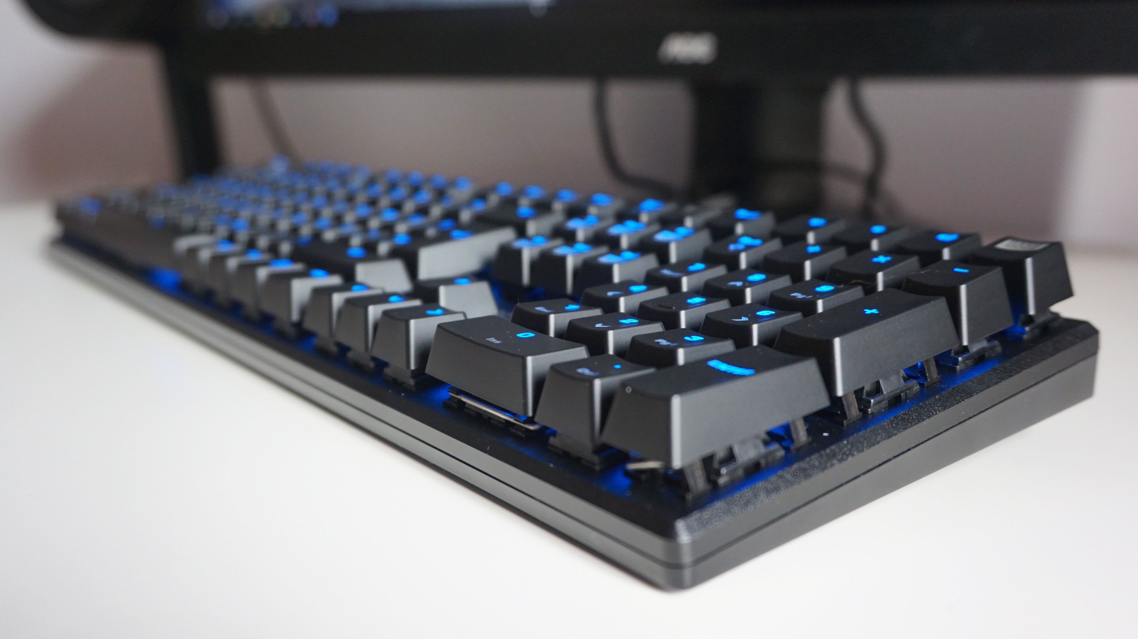 roccat suora mechanical keyboard