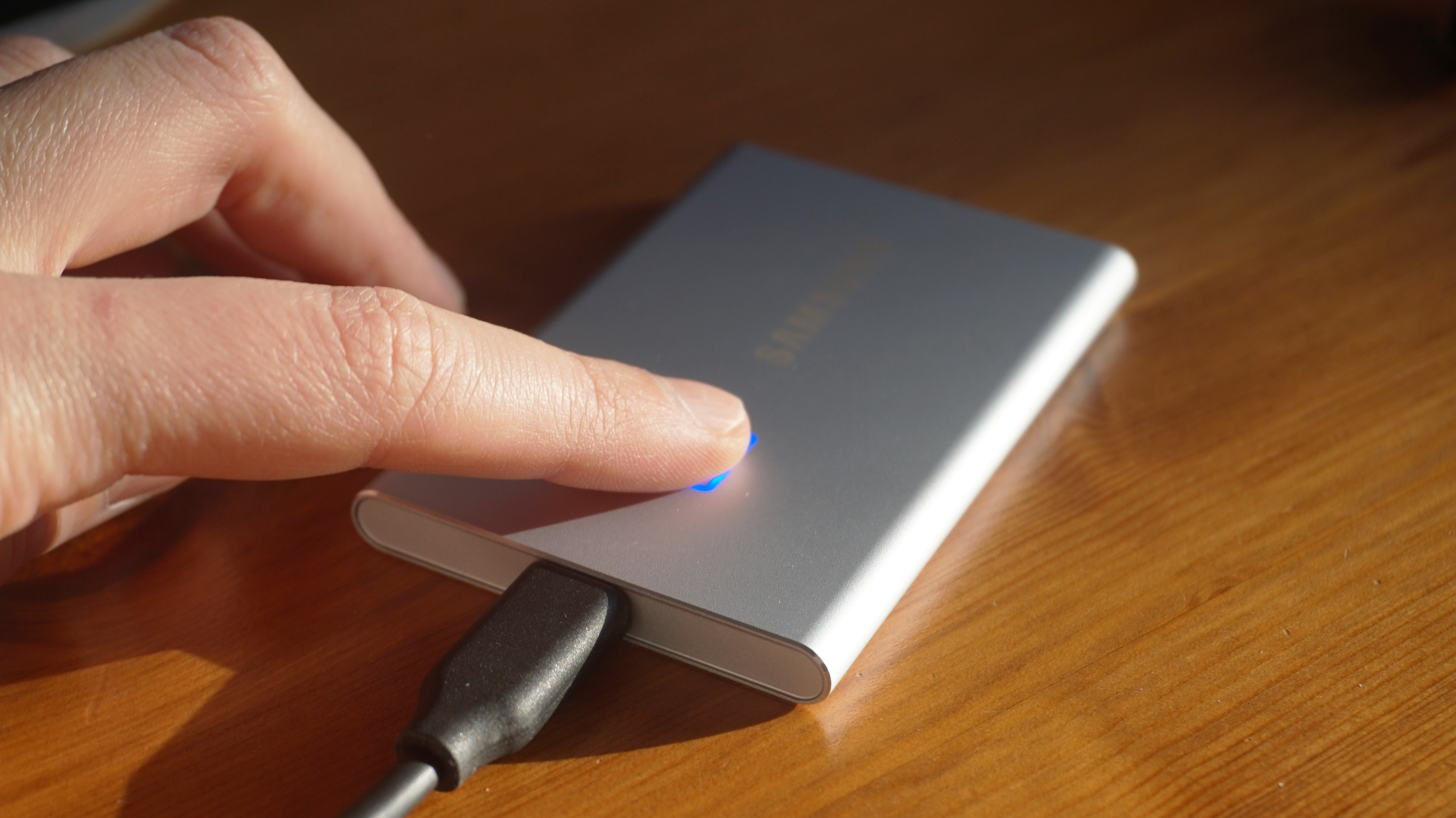 Test: Samsung Portable SSD T7 Touch - SSD mit Fingerabdrucksensor