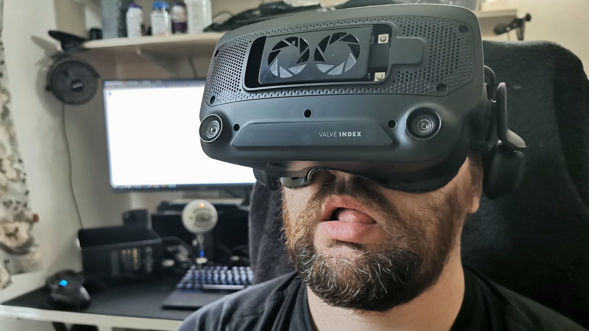 elite dangerous valve index controllers