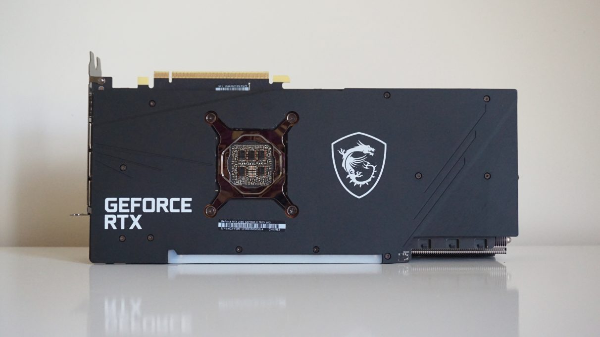 Фотография задней панели MSI GeForce RTX 3080 Gaming X Trio.