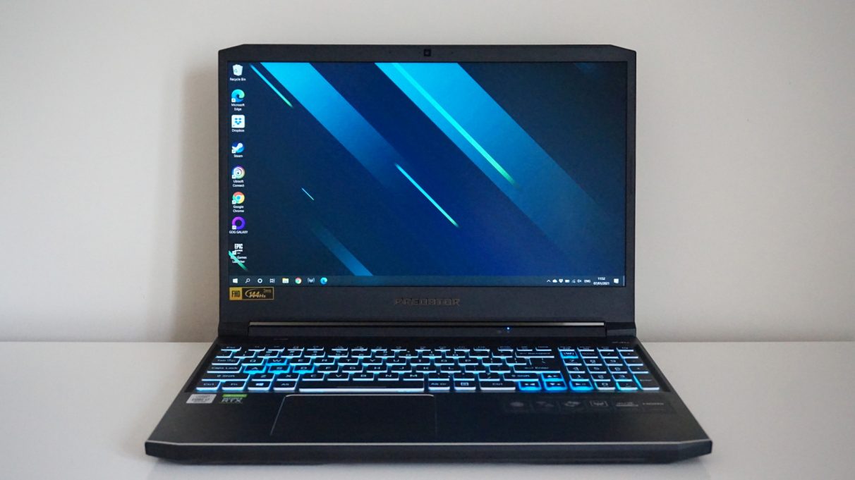 Фотография игрового ноутбука Acer Predator Helios 300 спереди.